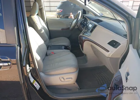 2012 Toyota Sienna Xle 7 Passenger z USA, uszkodzony, nr VIN 5TDDK3DC7CS040563